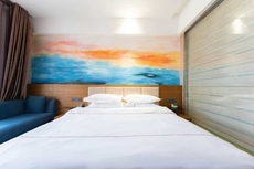 Yiju Fashion Hotel (Wuwei Railway Station Pedestrian Street)