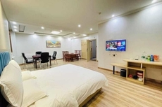 Post Hotel (Gongyi Xinxing Road Xingyue Times Square)
