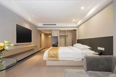 Xinbao Lijing Hotel (Shayang Hehua Road Food Street)