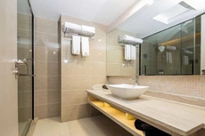 Xinbao Lijing Hotel (Shayang Hehua Road Food Street)