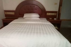 Fuyang Station Front Hotel