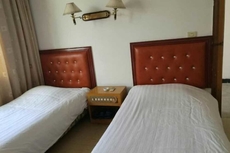 Fuyang Station Front Hotel