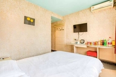 Aiju Jinyang Hotel (Dashiqiao North Railway Station)