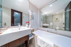 Yulong International Hotel