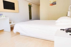 Homeinn Pebble Hotel (Hami Railway Station Bayi North Road)