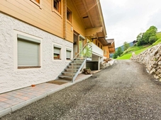 Sunlit Apartment Near Ski Area in Hollersbach im Pinzgau