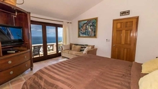 Easy access to South Palmilla beach