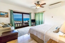 Easy access to South Palmilla beach