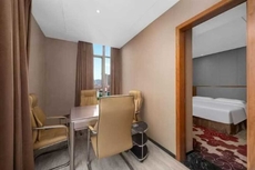 Bai Li Holiday Hotel (Enping Aofeng Square)