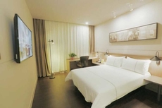Jinjiang Inn Select Hotel (Heze Train Station)