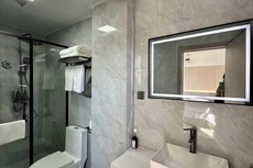 Longkou Zhaoren Business Hotel