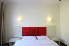 Xinzheng Yujiayu Express Hotel (Shuanghu Avenue Engineering College)