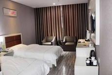 Yading Hotel (Yicheng Xiangsha Avenue)