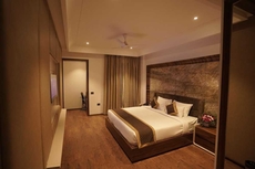 Classic Sapphire Ananta Bundi