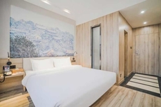 Starway Hotel (Fengxian Bus Station)