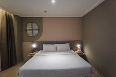 Yijia Hotel (Xinyi Railway Station Nanjing Road)