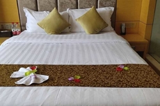 Zhongxiang Fengshuoyuan International Hotel (Zhongbai Plaza Bus Terminal)