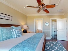 Marlin Bay Resort & Marina