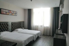 Jichu hotel (Jingzhou ocean world store)