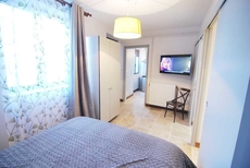 Appartements Pied a Terre, haut standing avec cuisine equipee et terrasse / Groupe HRM