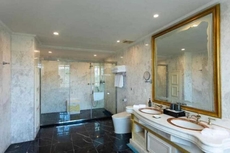 Sun City Huiyue Hotel