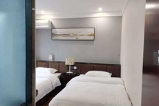 East Pole Holiday Hotel