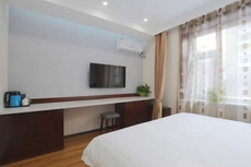 East Pole Holiday Hotel