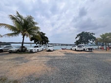 Riverbank Dungun Guesthouse & Cafe By Zuzu