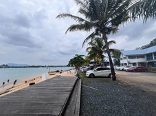 Riverbank Dungun Guesthouse & Cafe By Zuzu