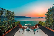 Toto Hotel & Apartments