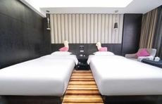 Gulong Hotel (Hanzhong High-speed Railway Station Wanbang)