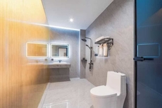 Golden Dragon Hotel (Red River Maitreya Branch)