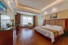 Qiongzhong Runfeng Business Hotel