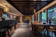 Fenghuang Yiquan River View B&B