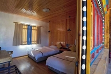 Luguhu Duoshe Inn