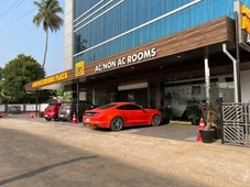 Airport Avenue Plaza