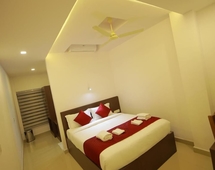 Airport Avenue Plaza