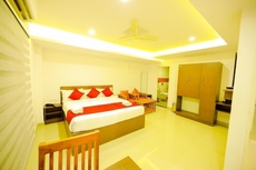 Airport Avenue Plaza