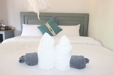 Dokchampa River View Villa