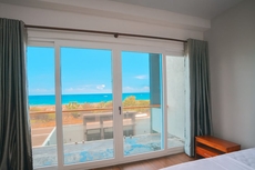 Goalie Beachfront Resort