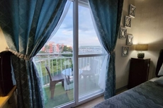 Azur Suites Amani A326,near Airport, Netflix, Cozy