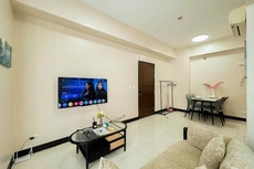 NEW Furnitures and NEAR BEACH Condo